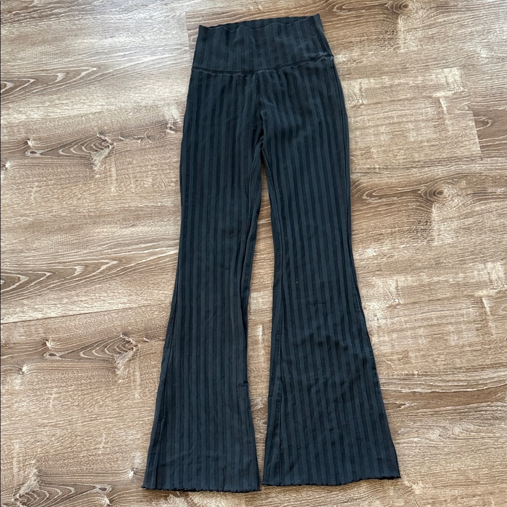 Aerie Offline Washed Black Striped High Rise Flared Leggings / Yoga Pants